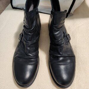 Miz Moos - Leslie Boot